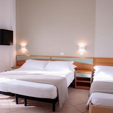Hotel Holland Rimini Exterior photo