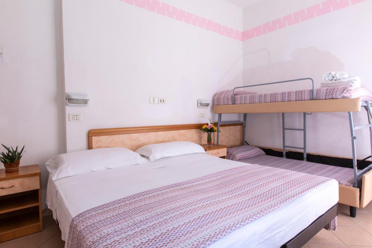 Hotel Holland Rimini Exterior photo