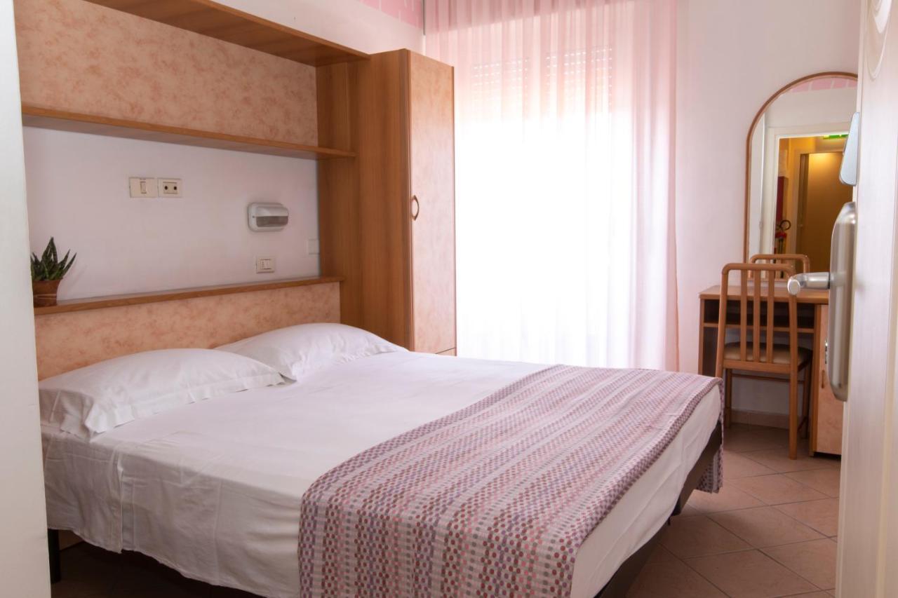 Hotel Holland Rimini Exterior photo