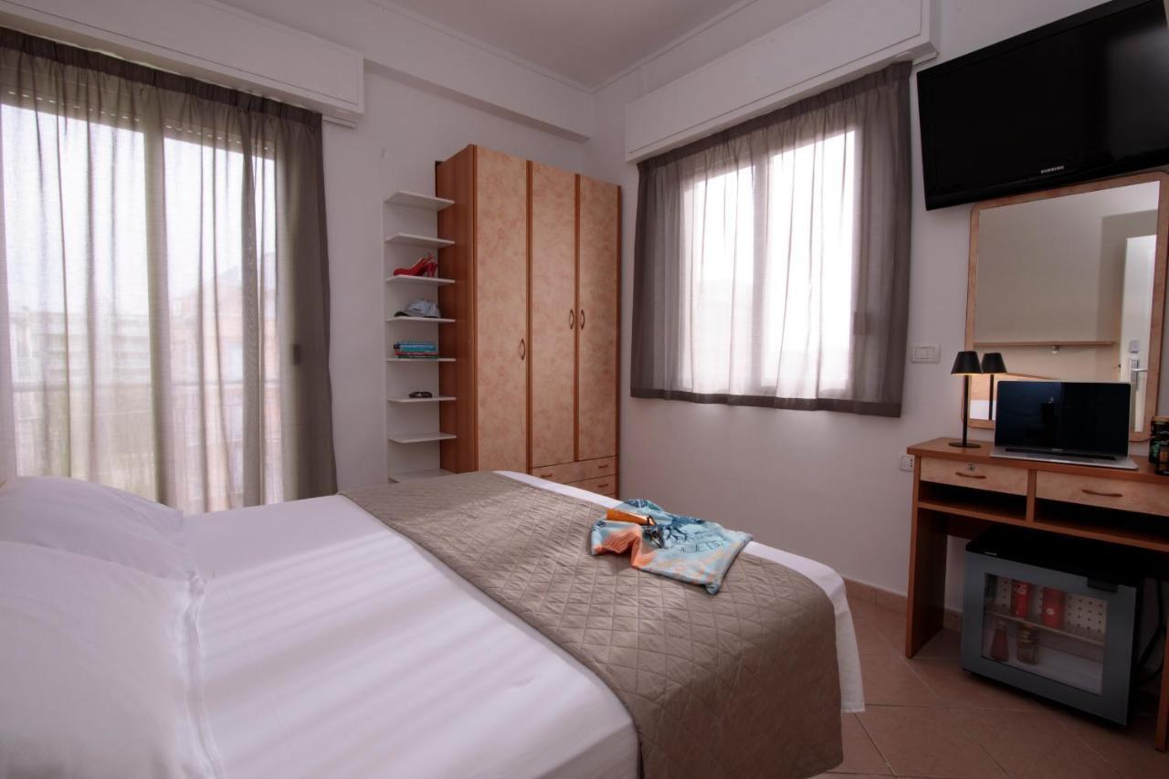 Hotel Holland Rimini Exterior photo