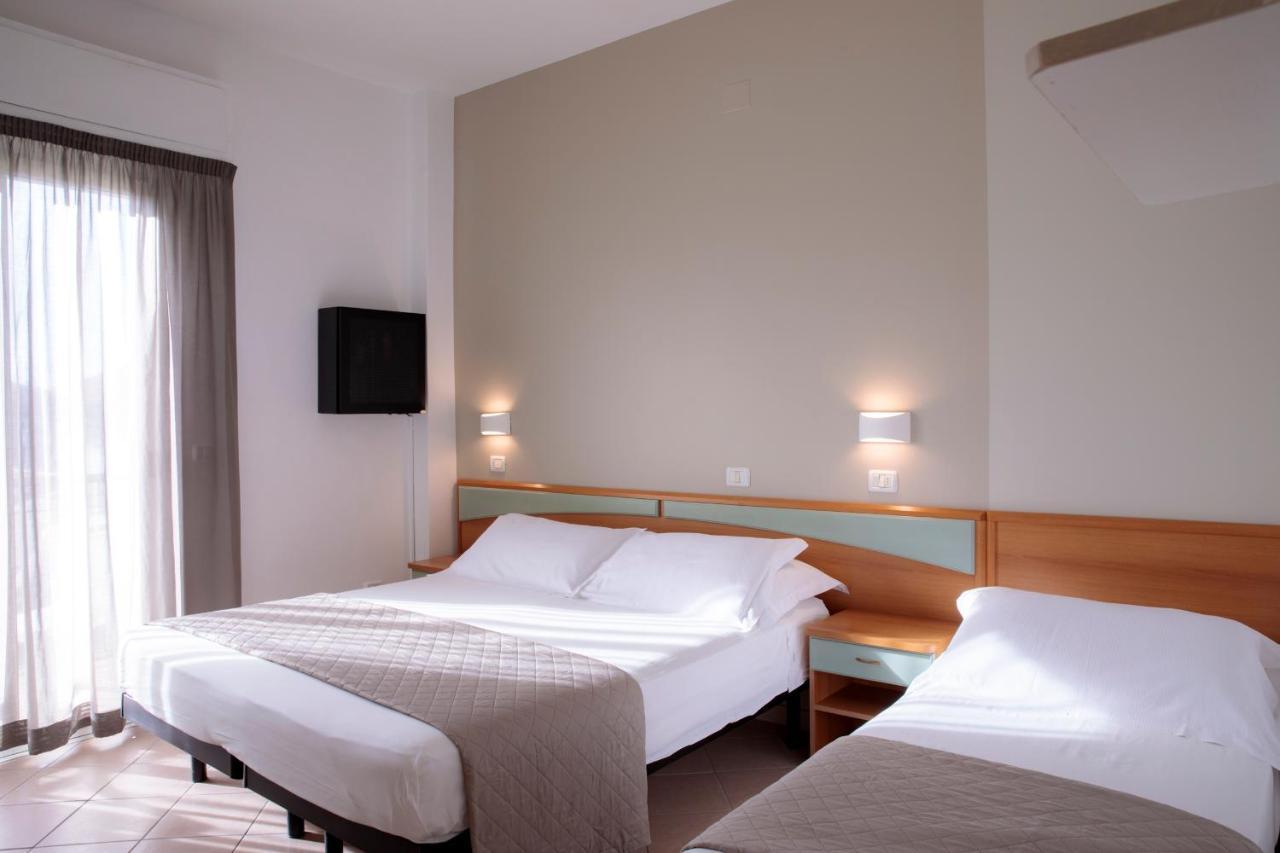 Hotel Holland Rimini Exterior photo