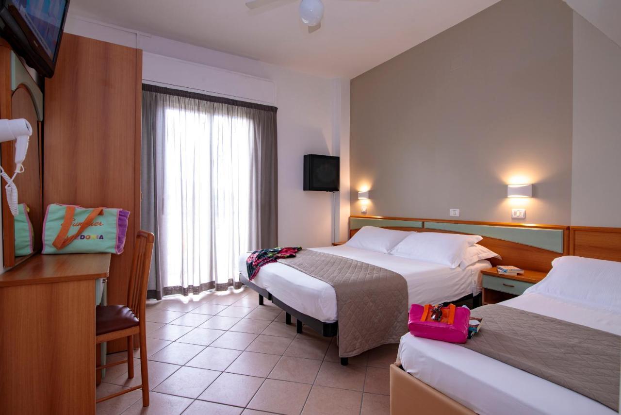 Hotel Holland Rimini Exterior photo