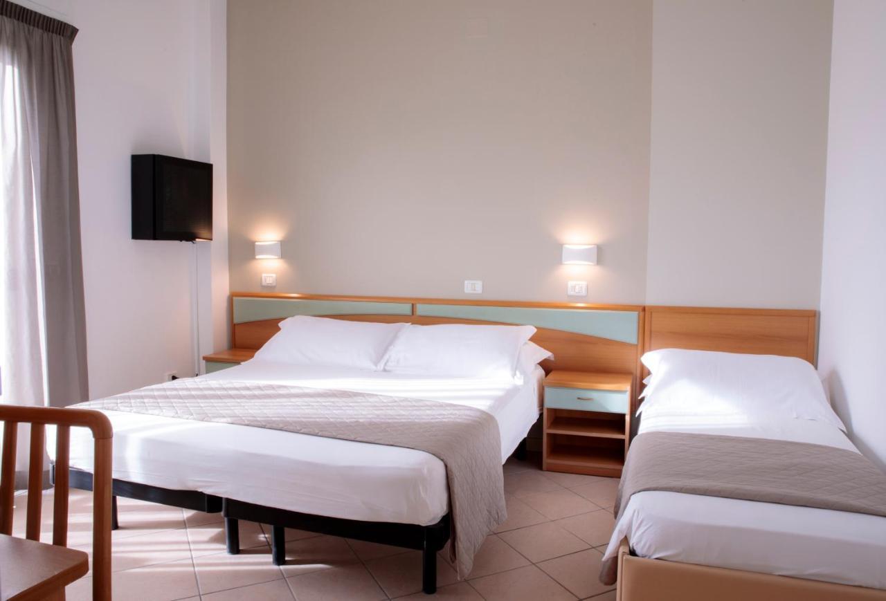 Hotel Holland Rimini Exterior photo