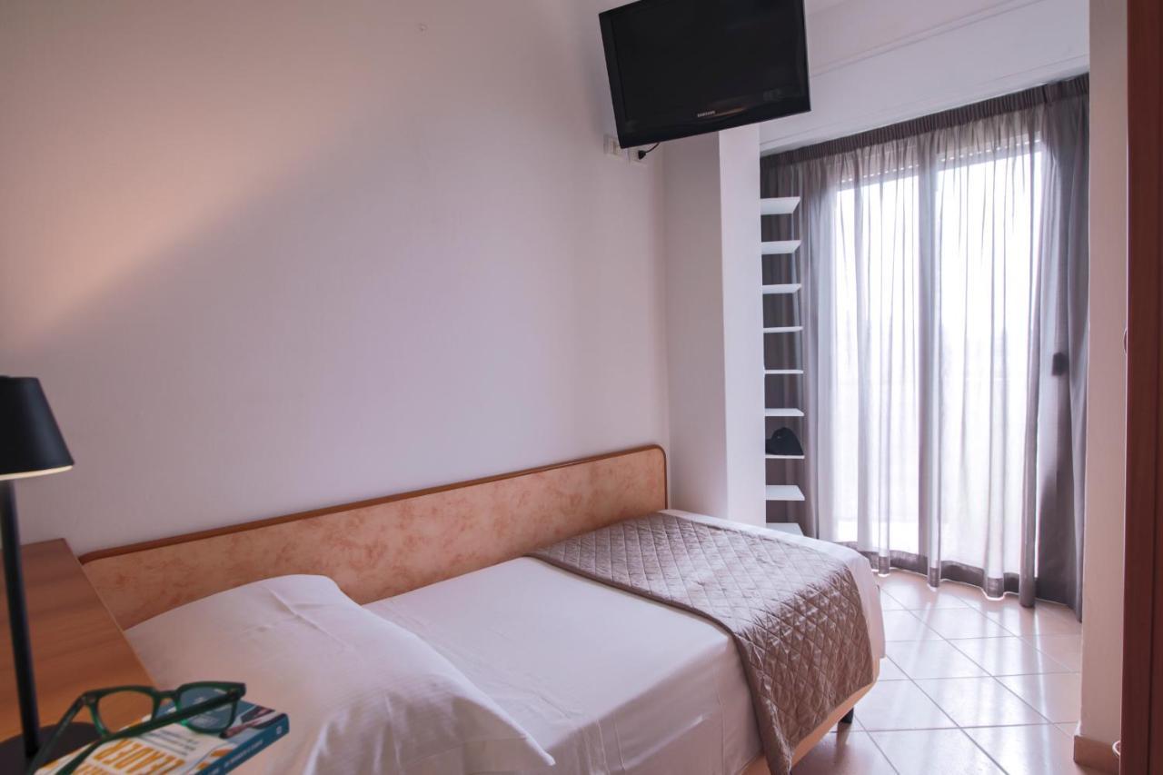 Hotel Holland Rimini Exterior photo