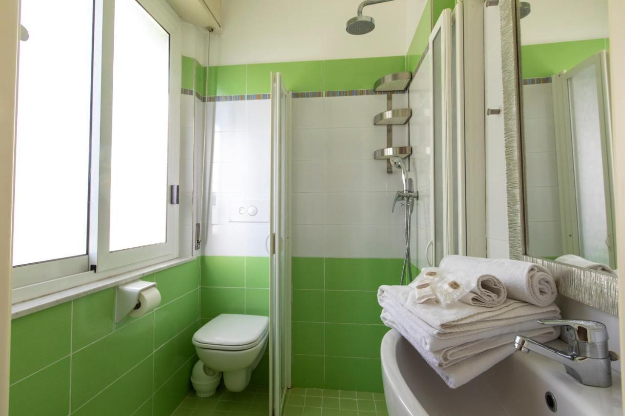 Hotel Holland Rimini Exterior photo